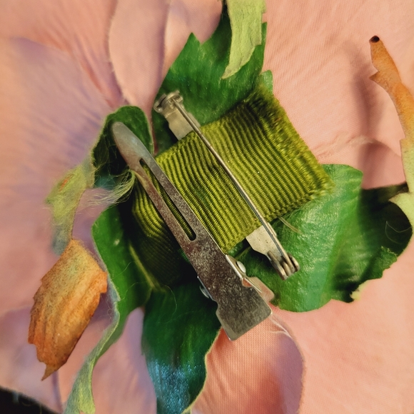 Pink Rose Fascinator - Picture 4 of 4